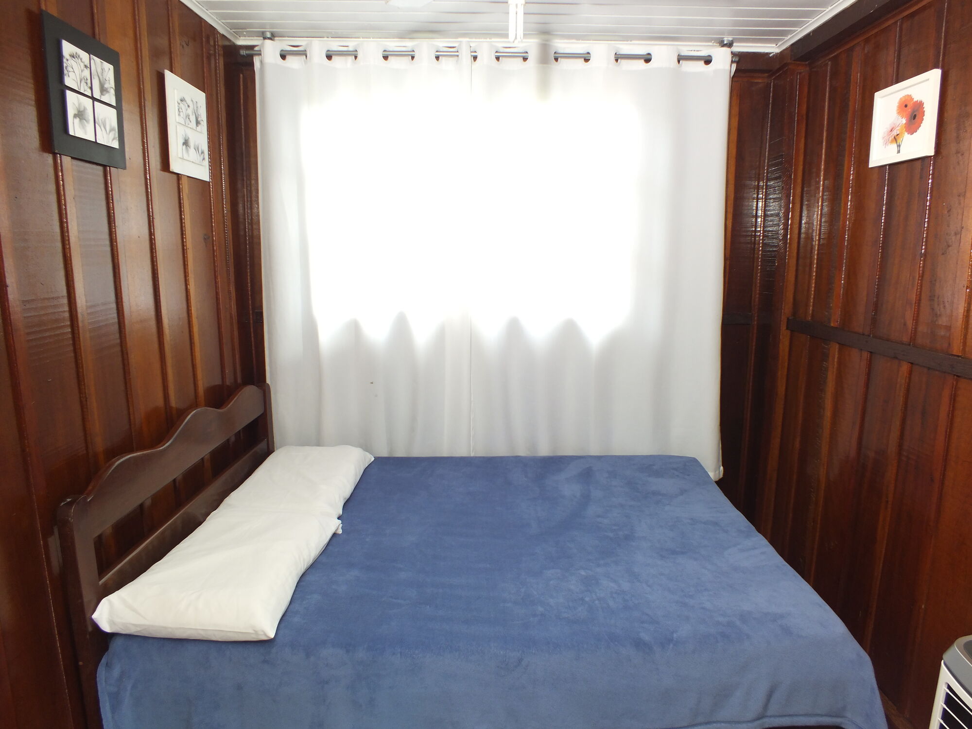 Quarto Econômico 11