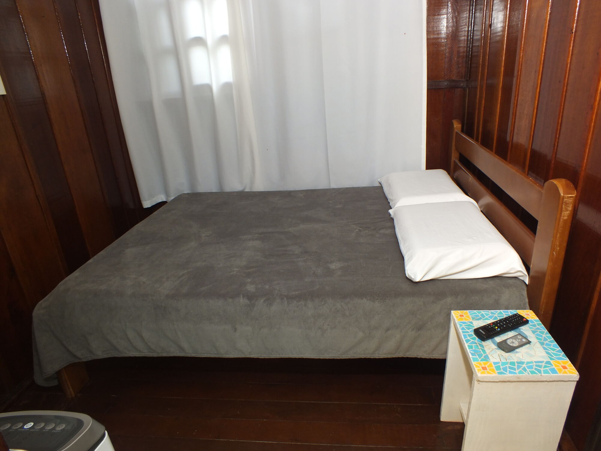 Quarto Econômico 12