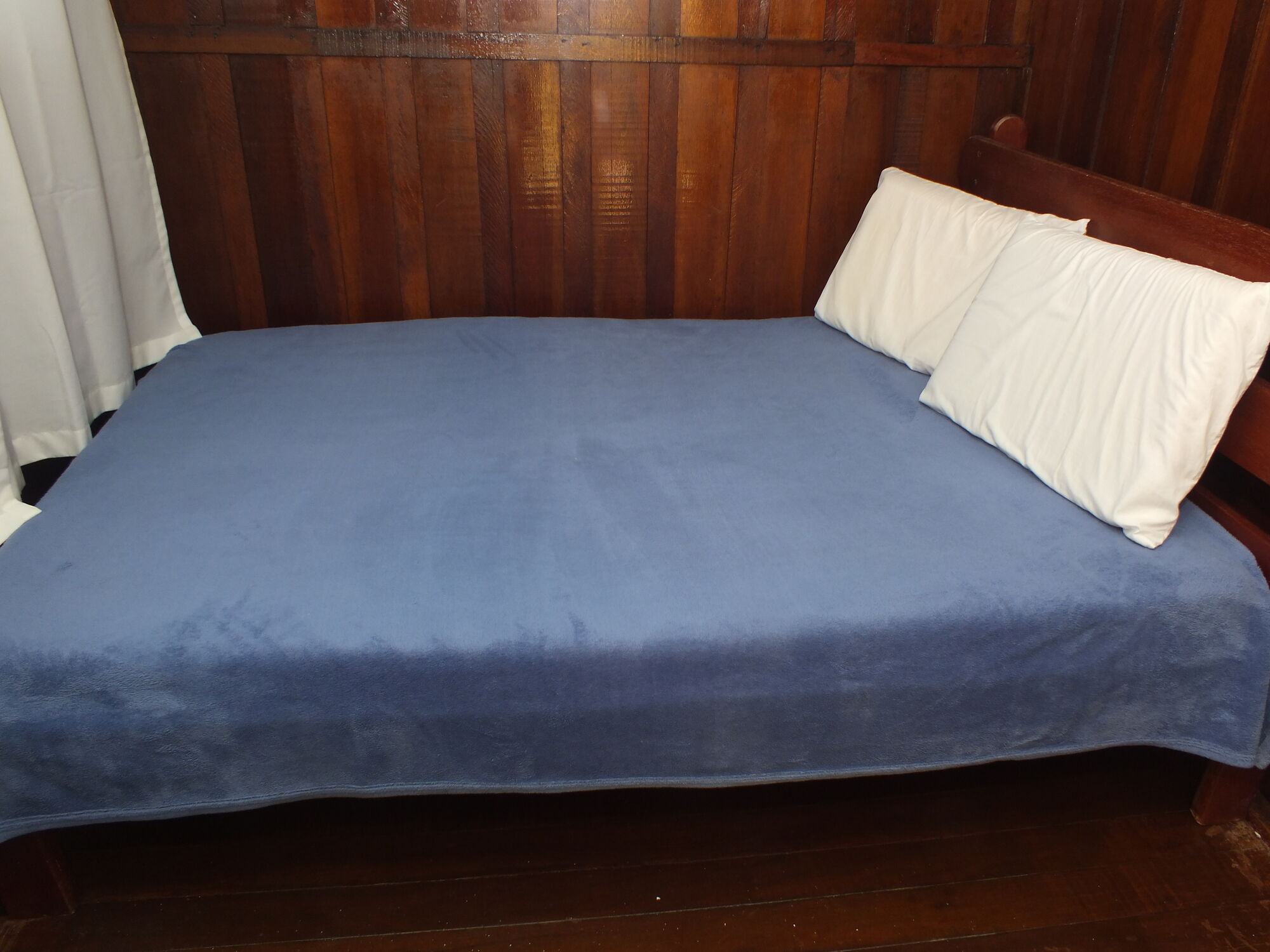 Quarto Econômico 13